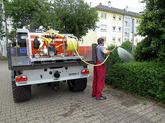 handgefuehrtes_giessen.1280x0.jpg